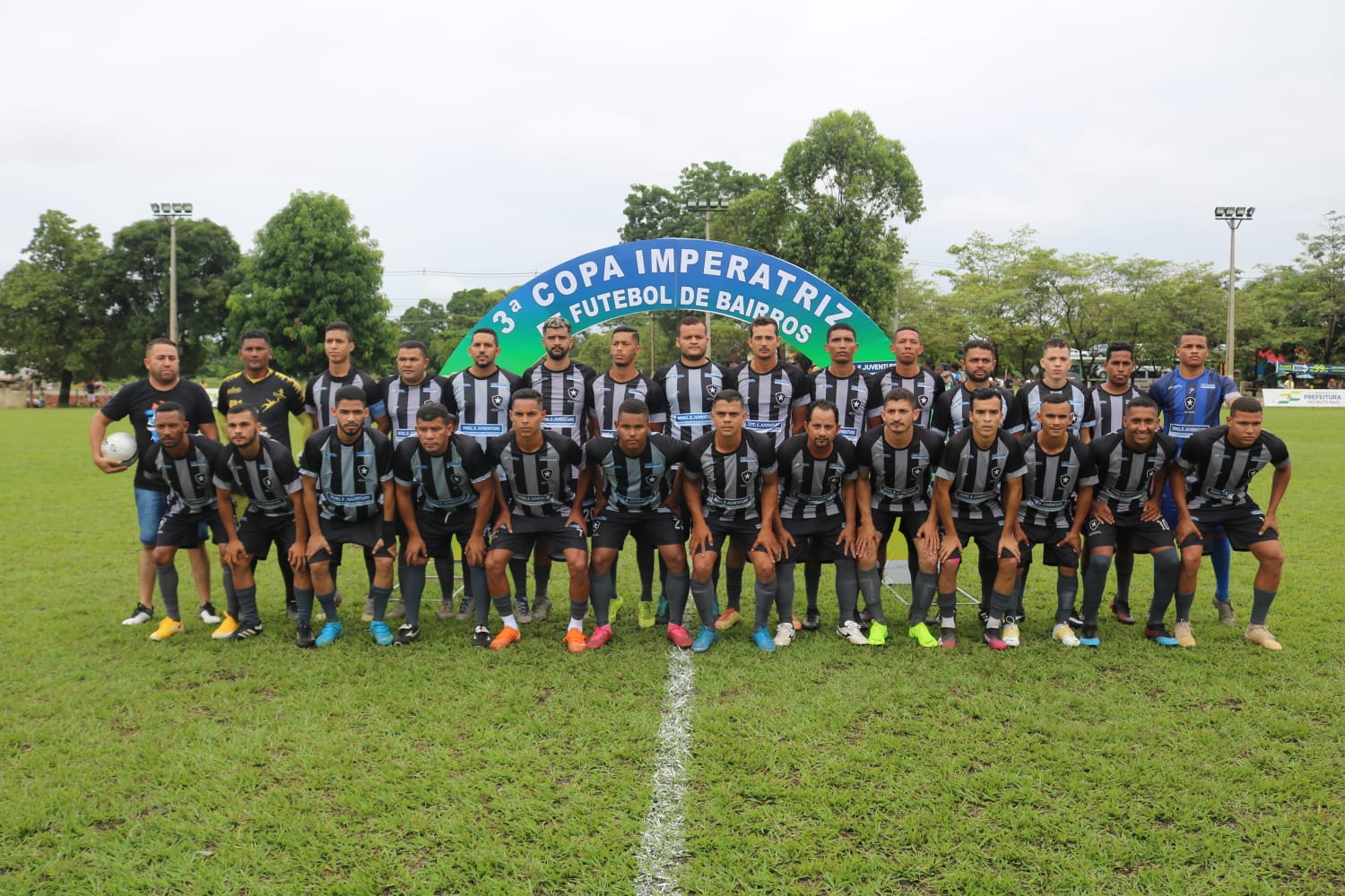 Jogos de futebol hoje na TV: veja onde assistir e o horário das partidas de  terça (21) - Jogada - Diário do Nordeste