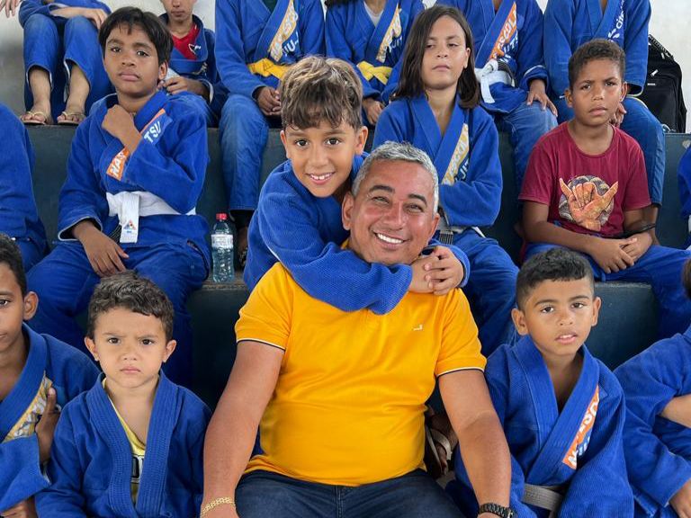 Projeto Jiu Jitsu Nas Escolas Promove Aul O No Gin Sio Arthur Sorriso